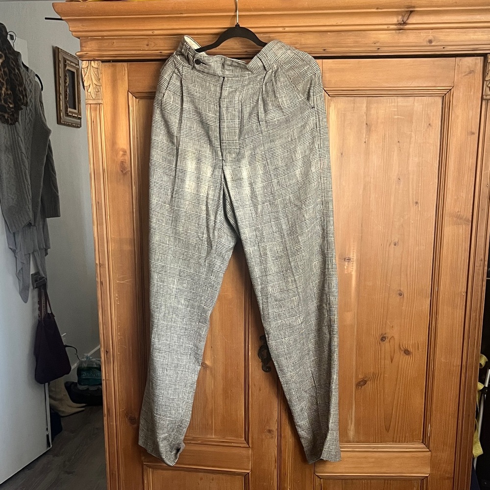 Giorgio Armani Men's Elegant Gray Dress Pants